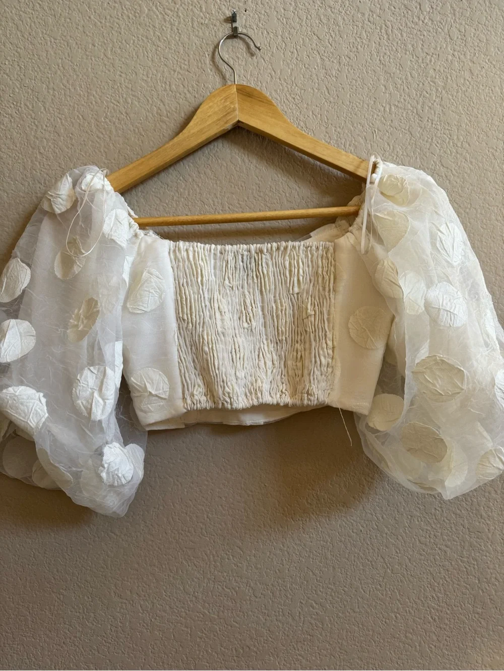 Zara NWT Blogger Favorite White 3D Floral Organza Puff Sleeve Crop Top